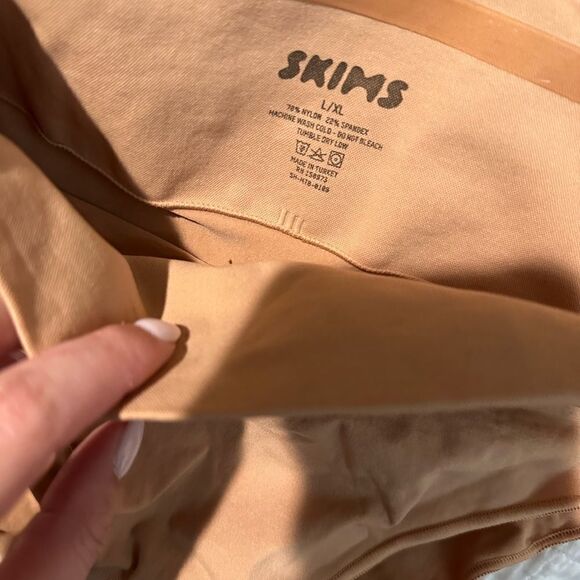 SKIMS NWT Seamless Sculpt Mid Waist Brief size L/XL in the color ochre - Picture 2 of 6